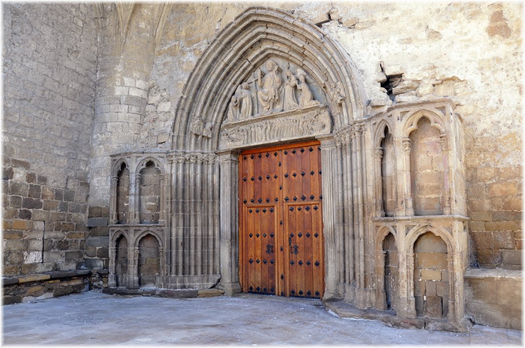 Portada de la iglesia de San Salvador (Sangüesa) by Eugenio Perez