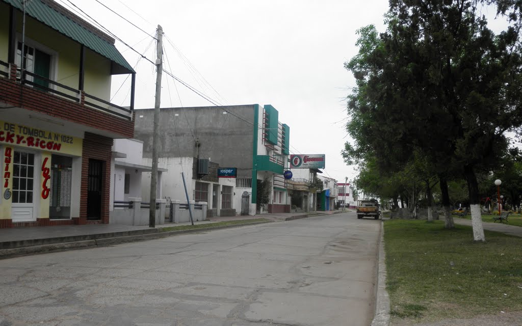 Mirando hacia el este por Calle Dr. Tomé by Pedro Krämer