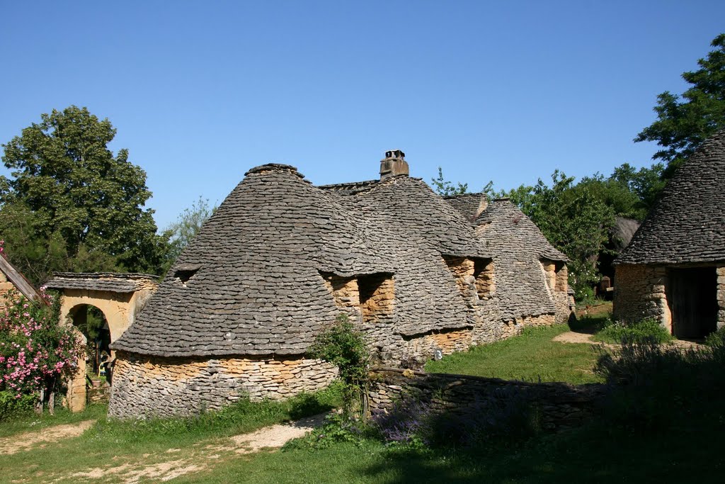 Cabanes du Breuil - Bories en pierres sèches by jacquemy