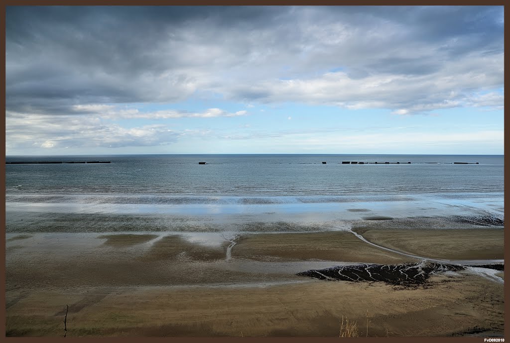 Arromanches-les-Bains; artificial harbour World War II by F. van Daalen