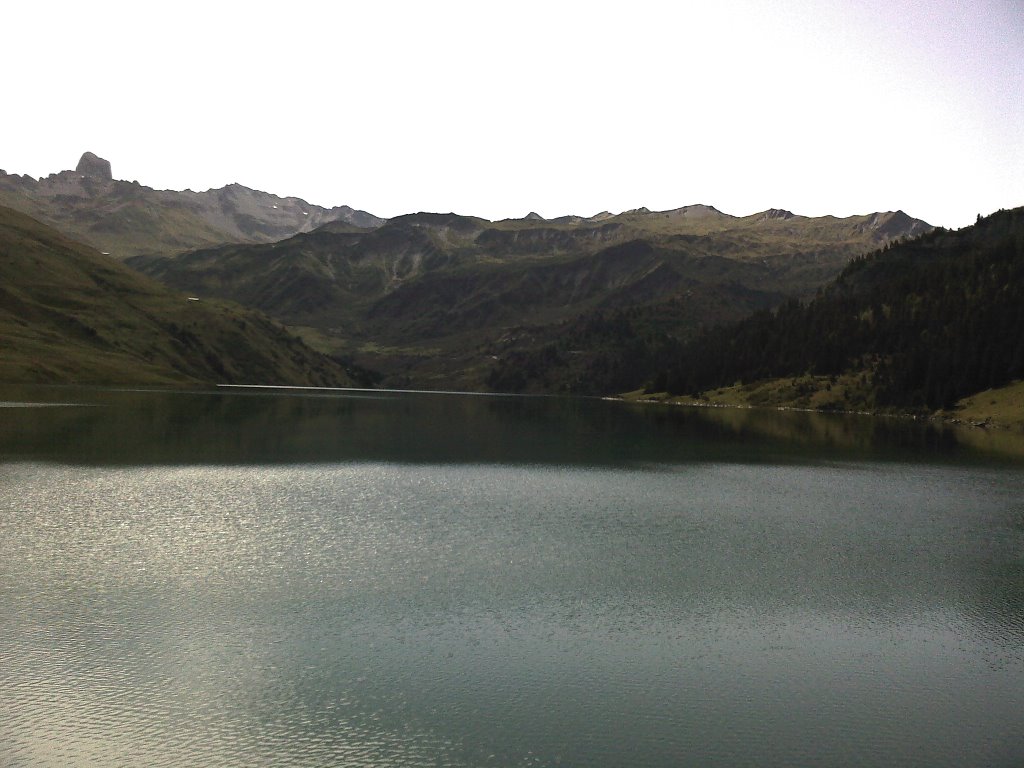 Lac du barrage de Roselend by gerald_aks