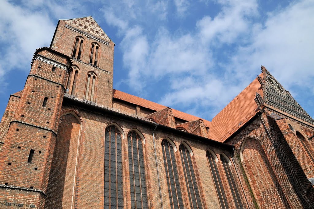 Wismar, St. Nikolaikirche by Erling Als Nielsen