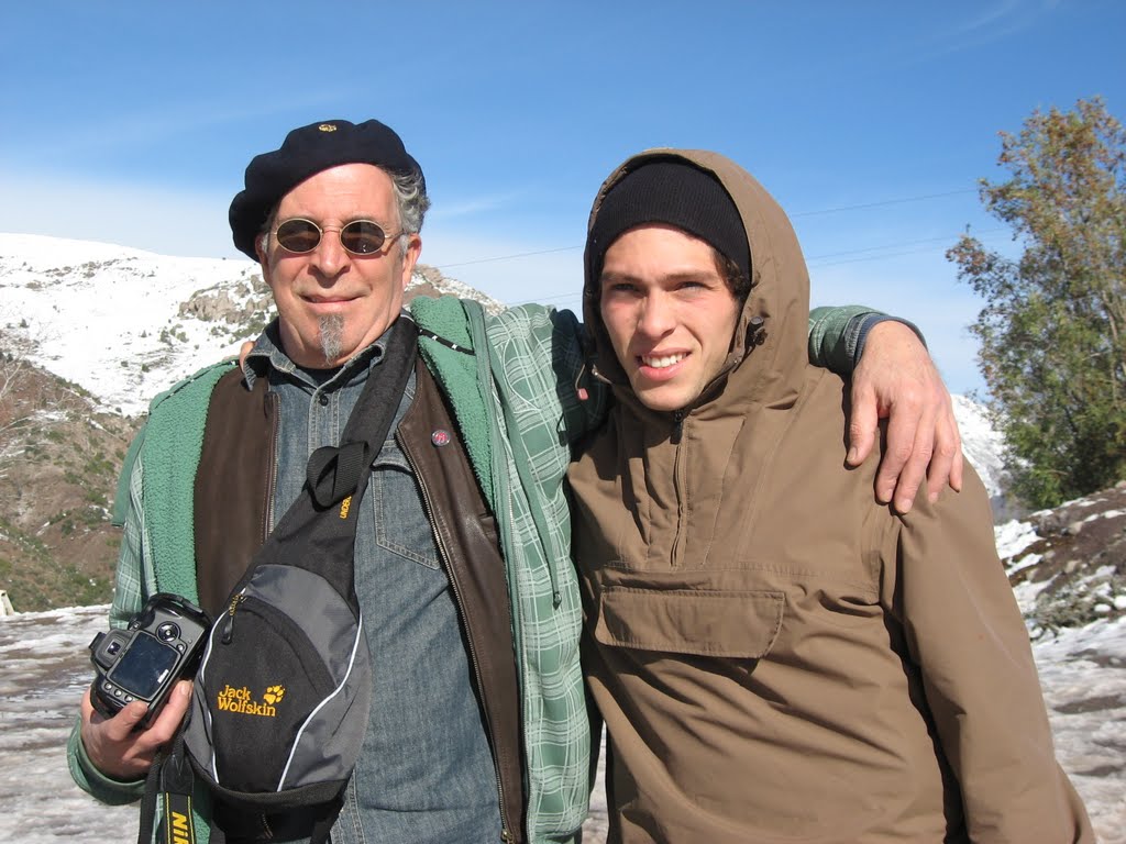 Thomas e Raoni nos Andes, perto do Valle Nevado by Thomas Koch