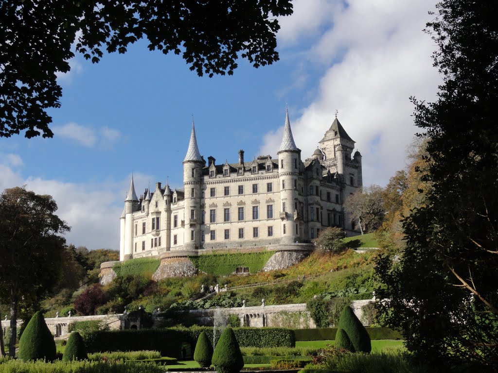 Dunrobin Castle Scotland by fgillings