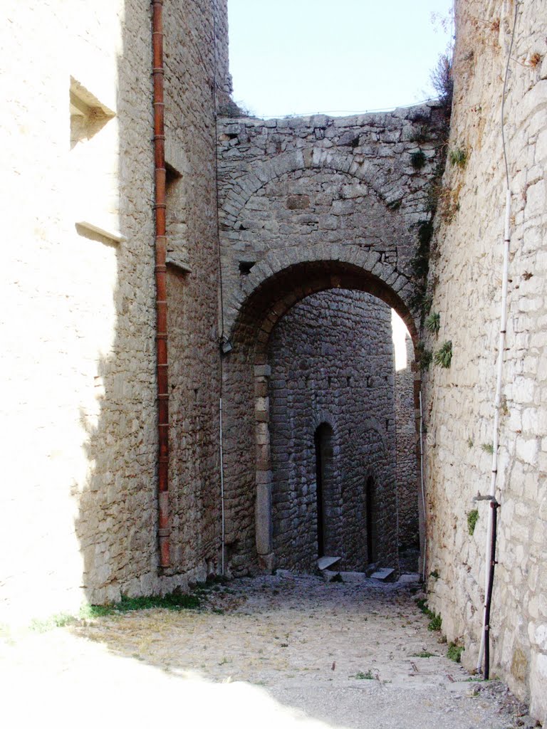 Castello di Caccamo [4] by Fiorenzo Dellutri