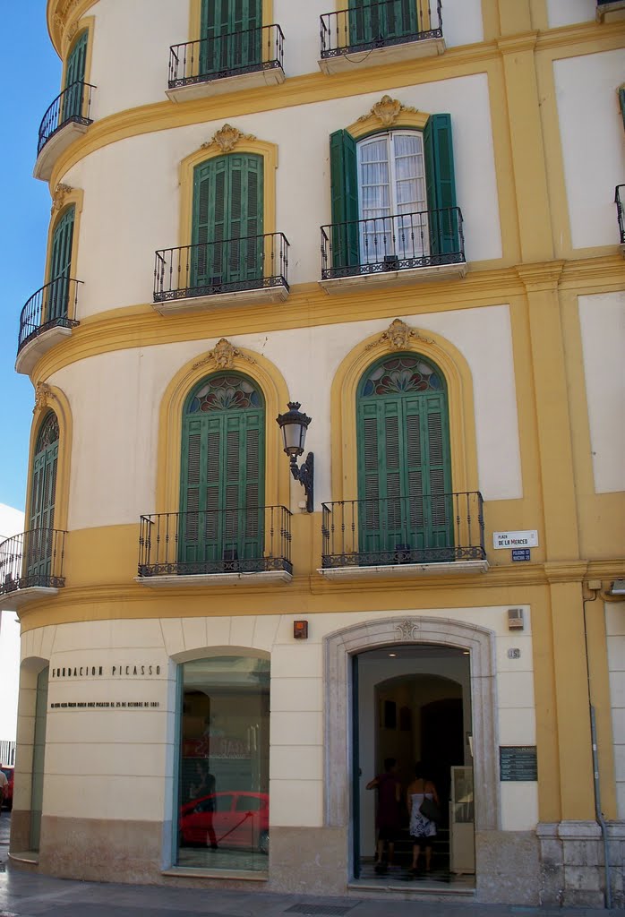 Malaga - Plaza de la Merced - Picasso Museum [Birth place] by Roy Bell