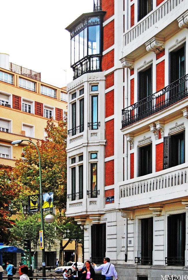 Alonso Martínez esquina Sagasta by Mariano Mellado