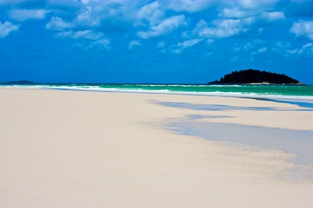 WHITSUNDAYS WHITEHAVEN BEACH AUSTRALIA by Zenn Maar by Zenn Maar