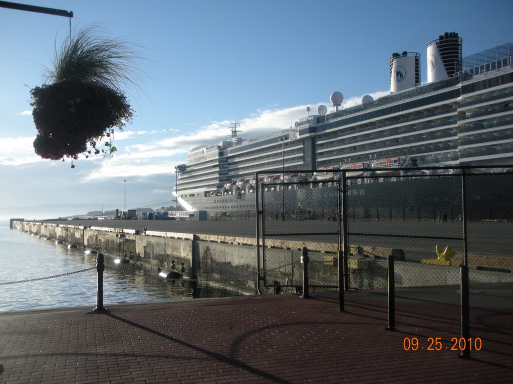 Cruise Ship at Ogden Pt, Victoria, BC, Canada by doug_wilson