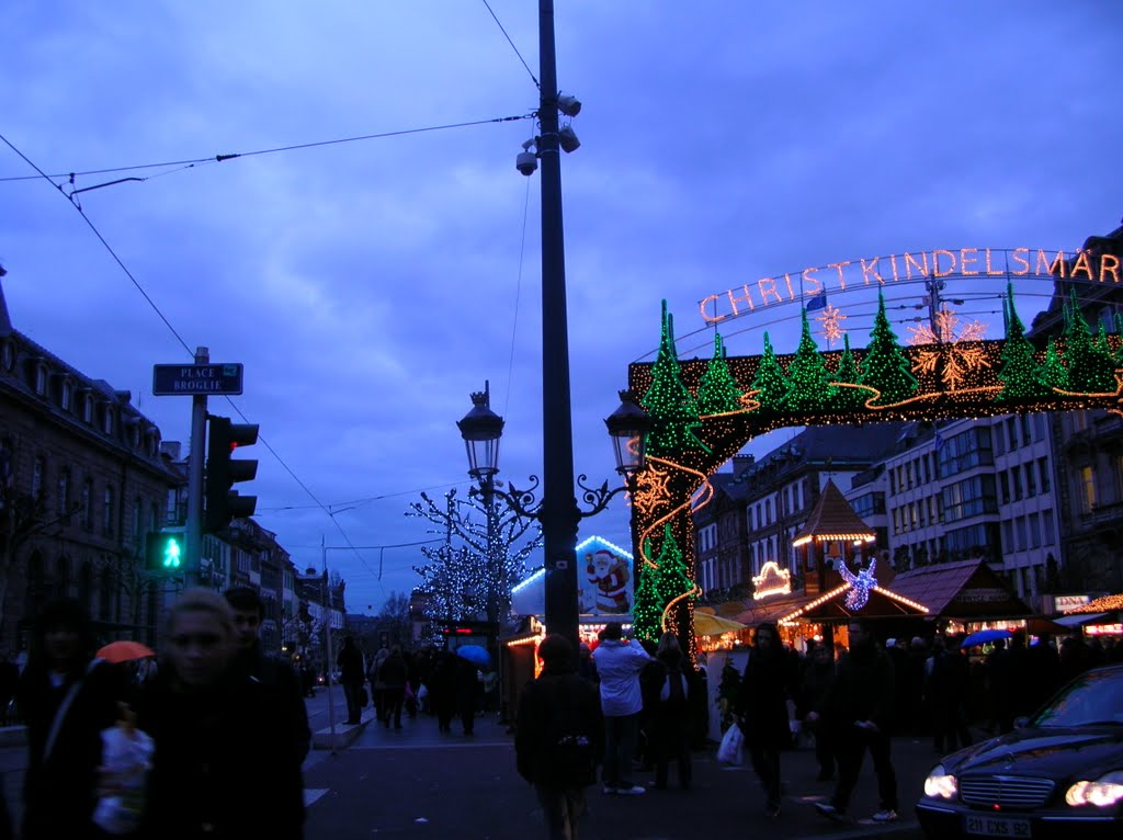 Strassburg - Place Broglie Christkindelsmärik by Angelabinu