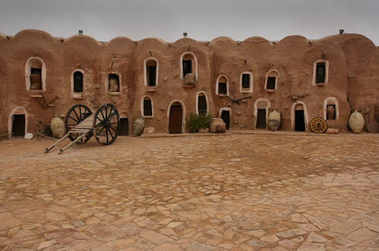 Cité moderne de Ksar Ouled Debbab by Yves LC