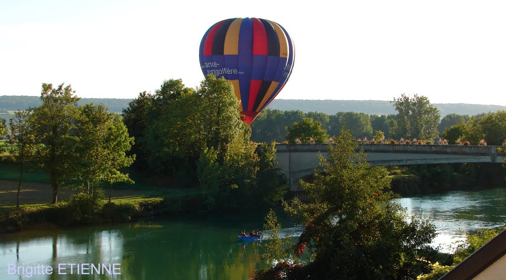 CUMIERES - PONT ET MONTGOLFIERE - 22-09-10 by Brigitte ETIENNE