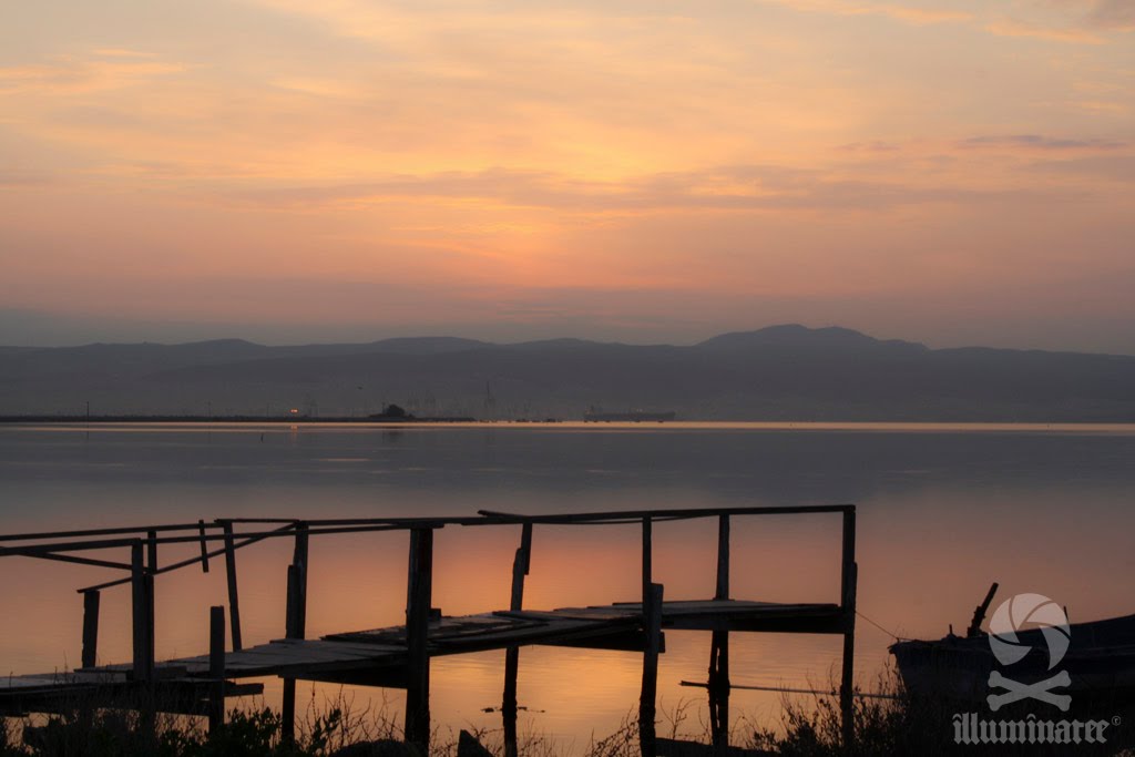 Sunrise Looking at the dock (Ανατολή με θέα το λιμάνι)! by Andreas Kakaris