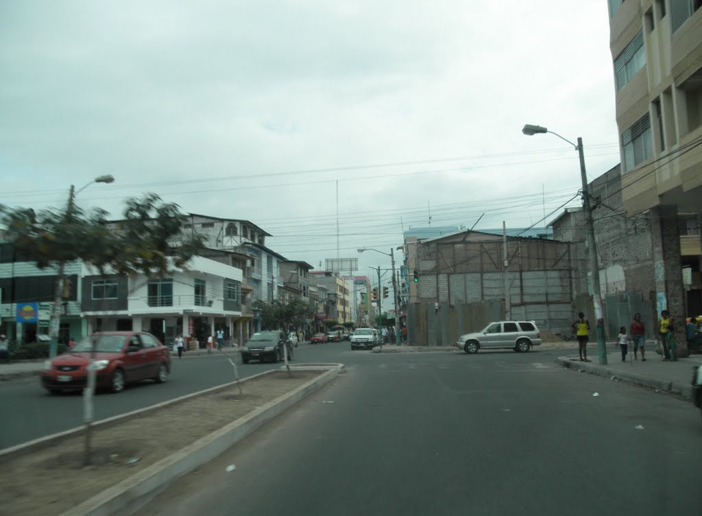 Avenida Libertad y Juan Montalvo by Diego Santander