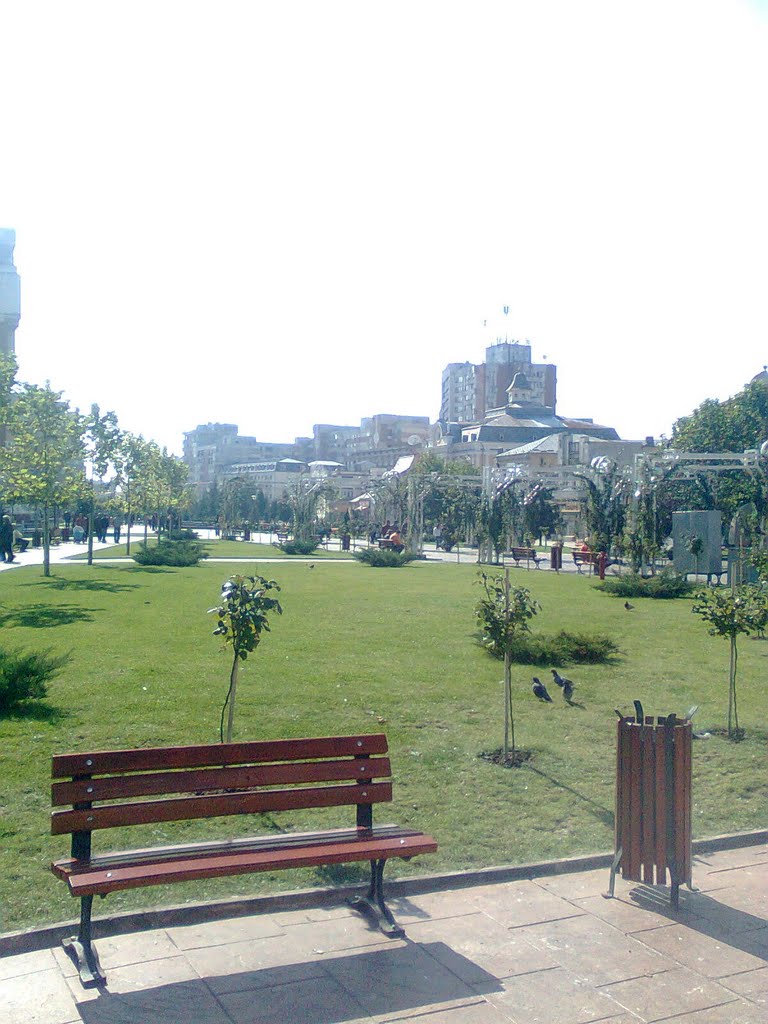 Strada Victoriei, Tîrgu Jiu (centru)- Victoriei Street, Tîrgu Jiu (downtown) by George F.