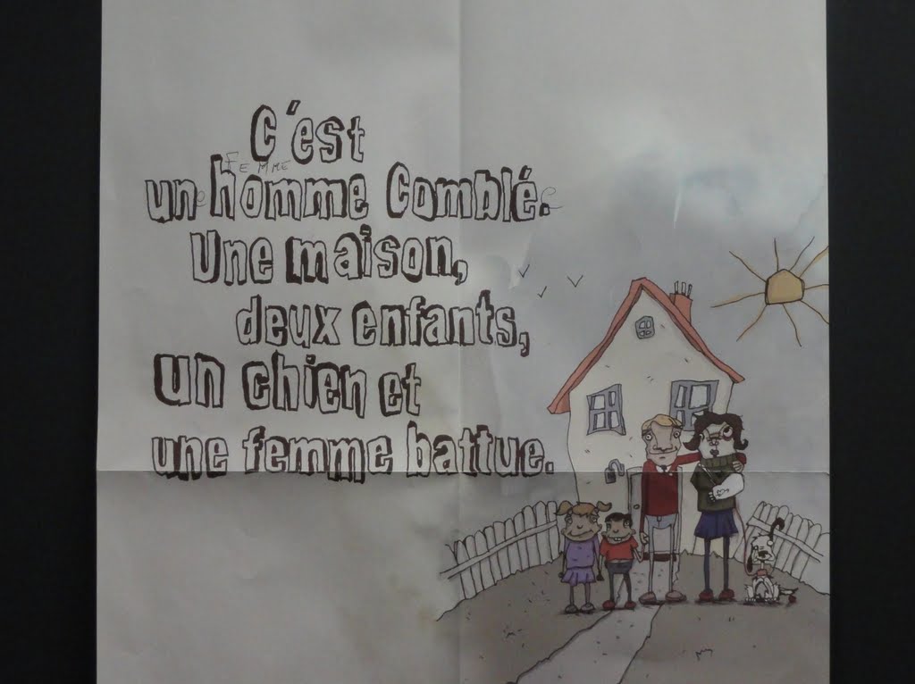 Caluire.. Vu dans le commissariat !! Je ne pense pas qu'elle aime ça, mais elle a deux enfants !!!! by justine