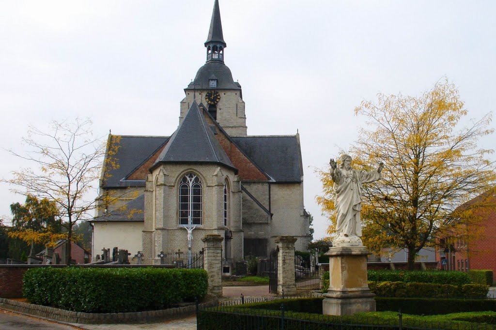 Sint-Martinuskerk in Rijmenam. by Luc Larivière