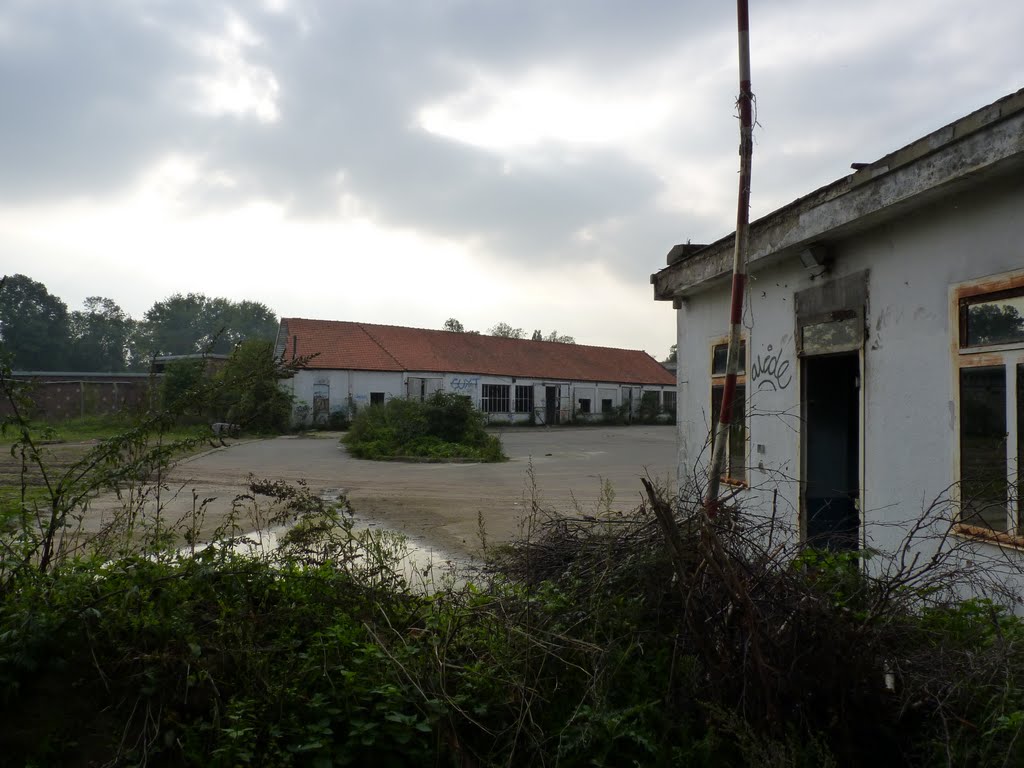 Lille - Installations militaires de la Citadelle à l'Abandon (2010) by greg-007