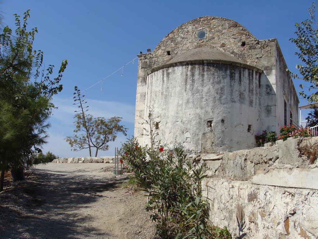 Alte Kirche in Gümüslük by vwingwer