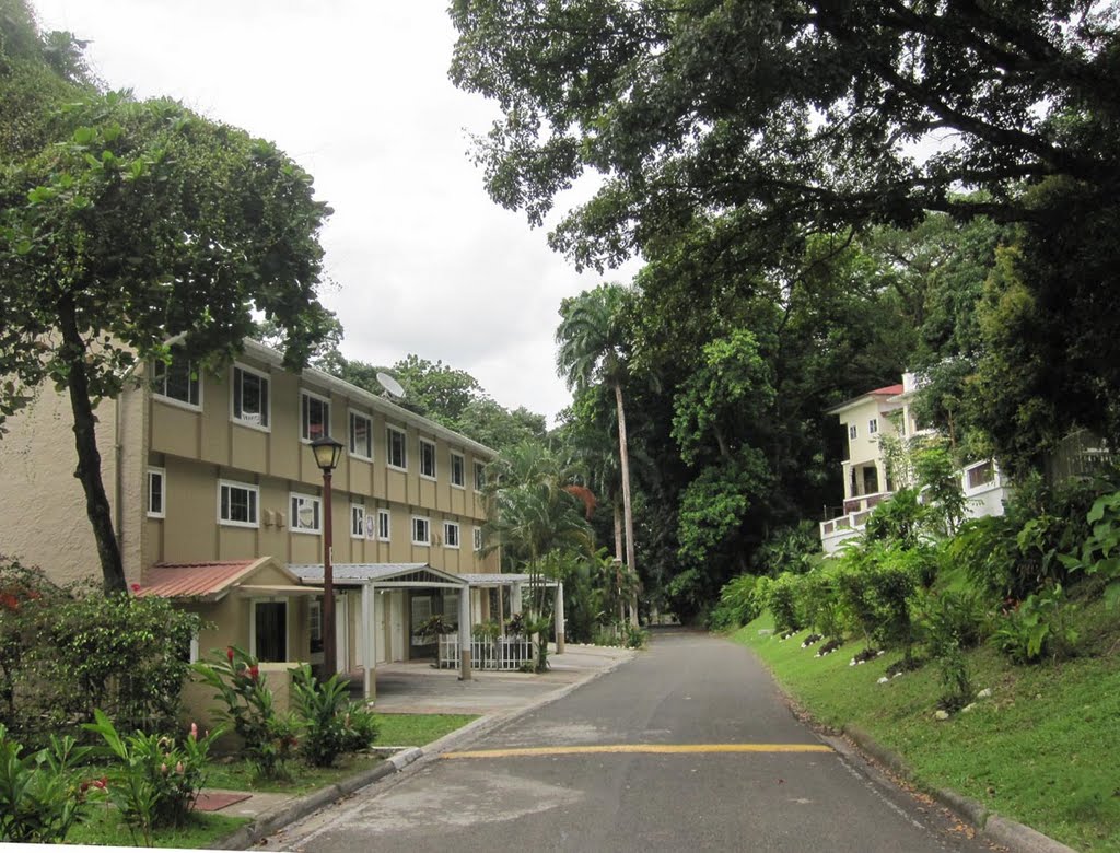 Apartments on the road to Ancon Hill by Balboa Inn B&B