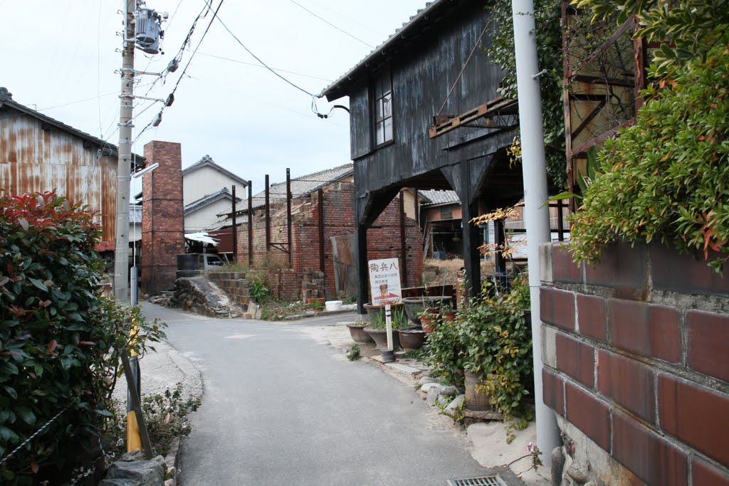 やきもの散歩道 (愛知県常滑市栄町) by gundam2345