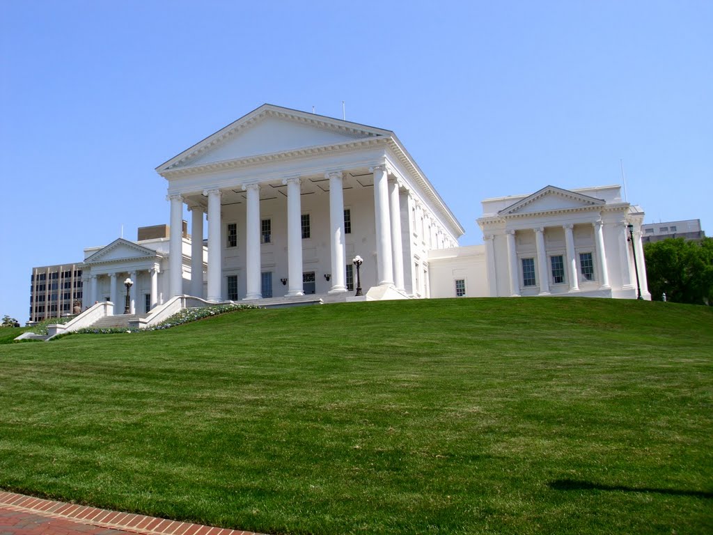 Virginia State Capitol by Shawn Dreelin