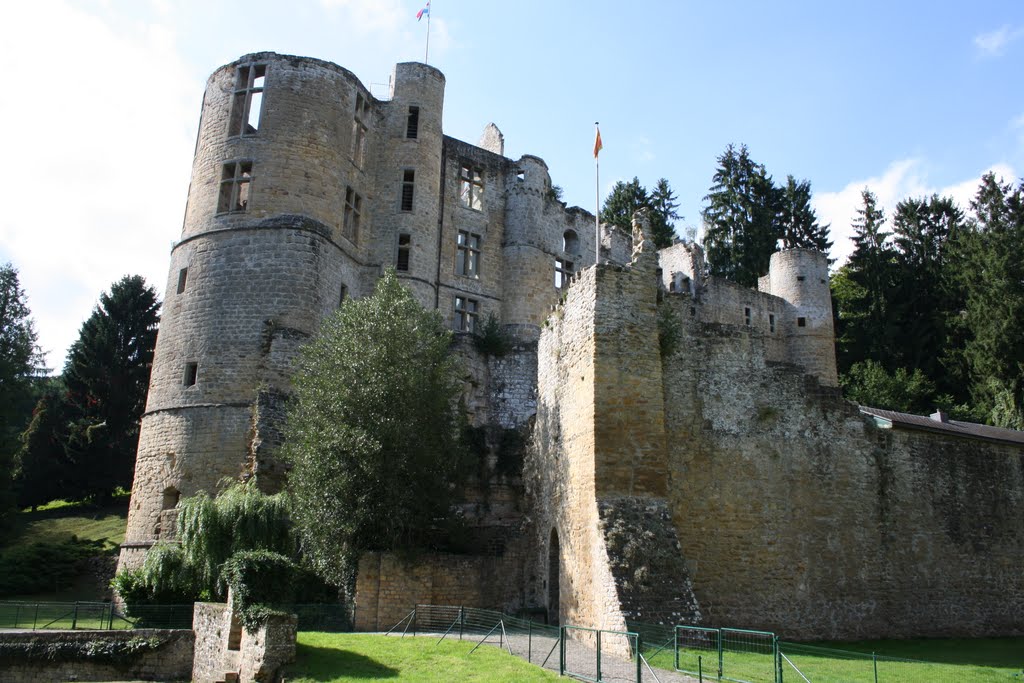 Château de Beaufort by Martin D.