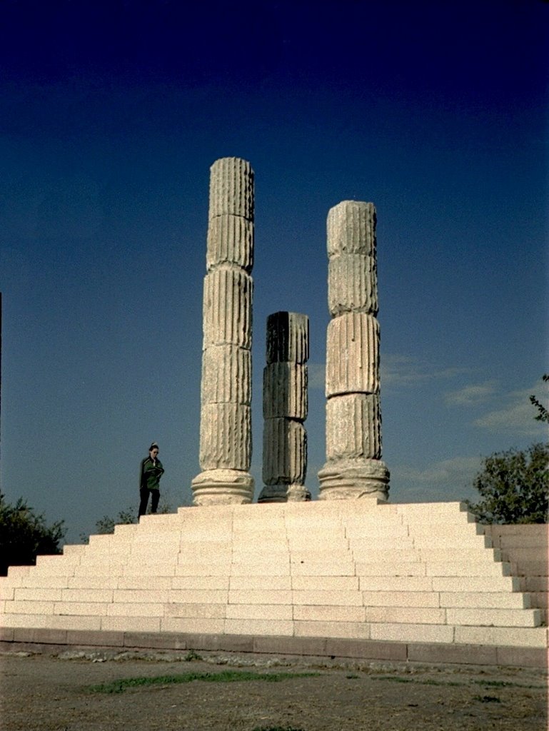 Apollon Temple by Tolga Tuna