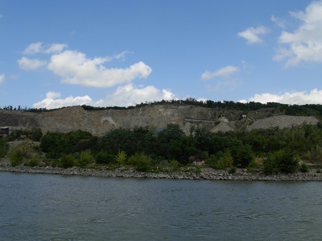 Cantera en el Danubio by Jose Manuel Gonzalez