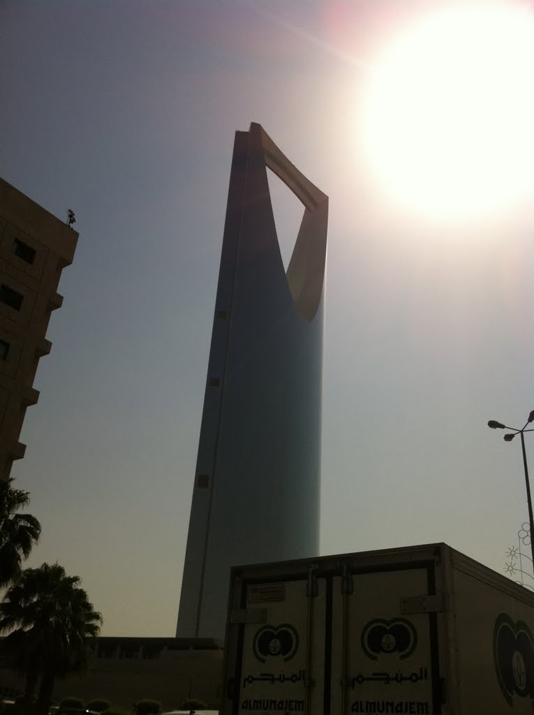 Kingdom tower by Miomaar