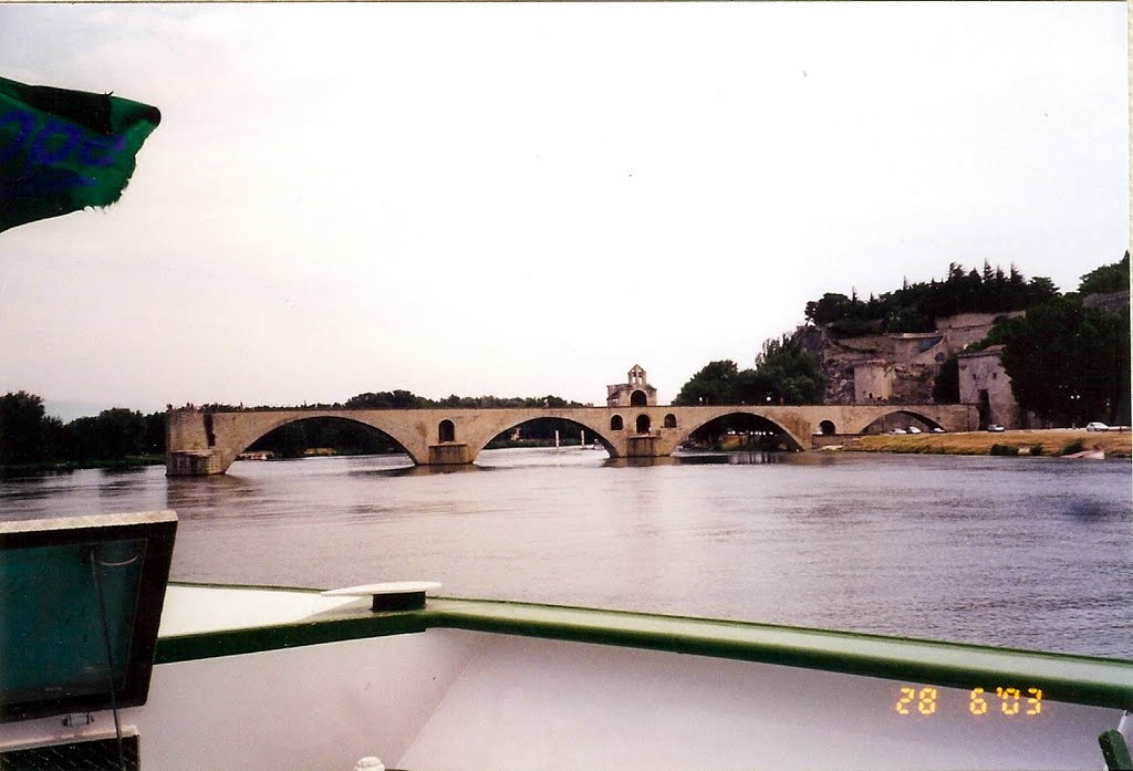 Le pont d'Avignon by Jean Marie