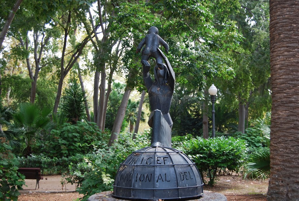 CASTELLÓN.- Monumento a la UNICEF. by JOSÉ-LUIS ALGUERÓ RA…