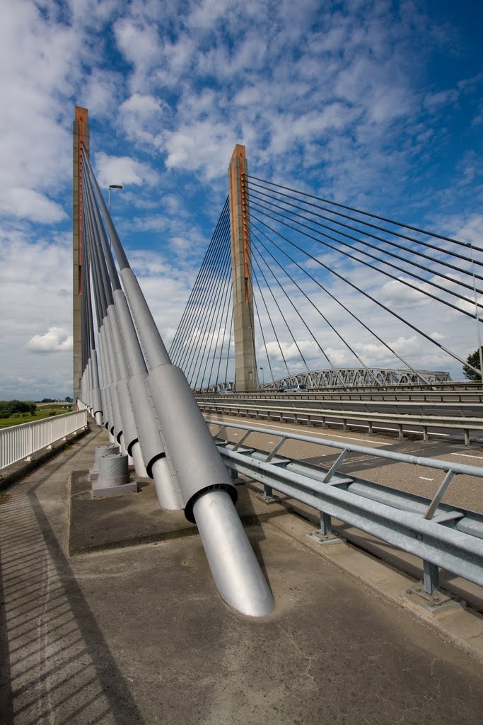 Brug by Harry van Engelen