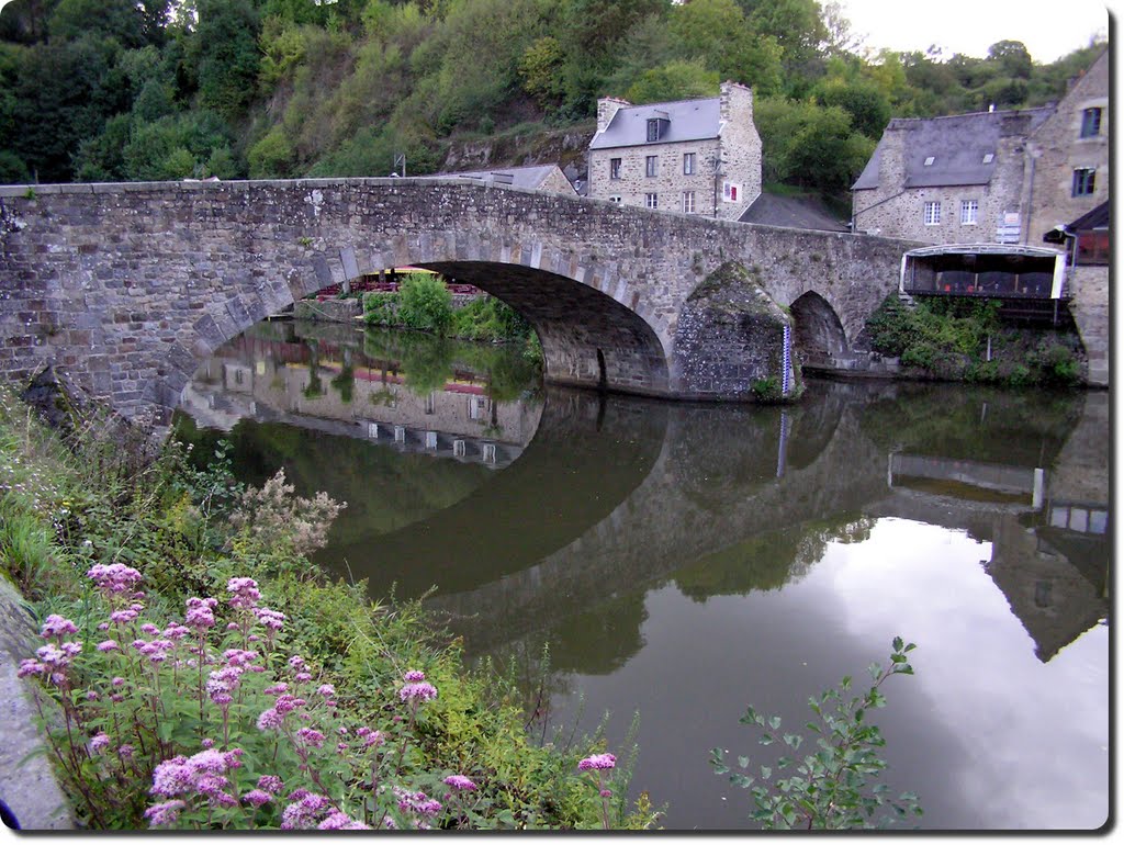 Alte Brücke in Dinan by Uli.F