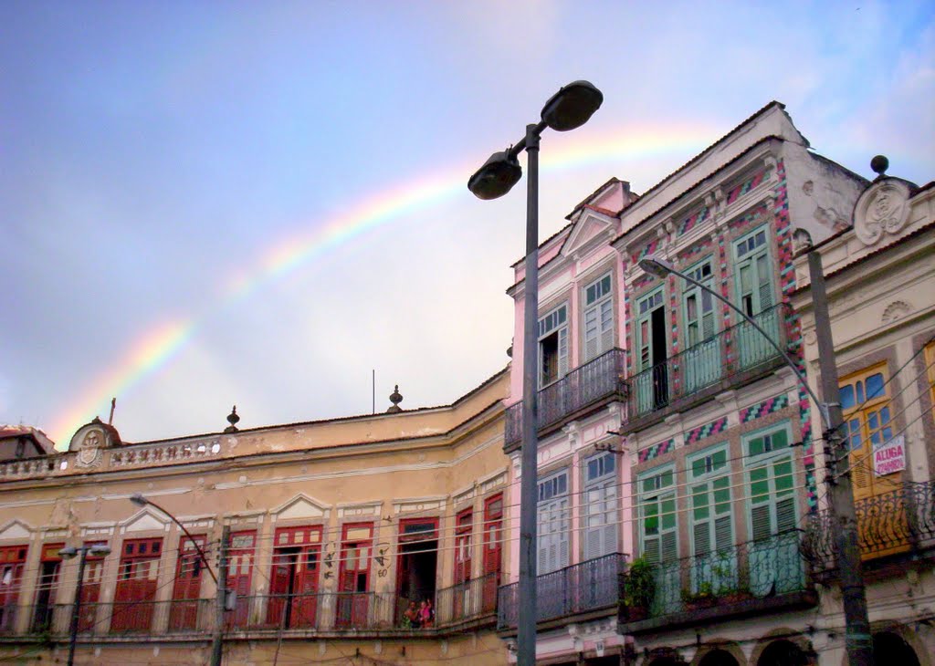 Rainbow over Old Rio - Arco-íris sobre o casario antigo do Largo de S. Francisco da Prainha (Saúde) by Ivo Korytowski