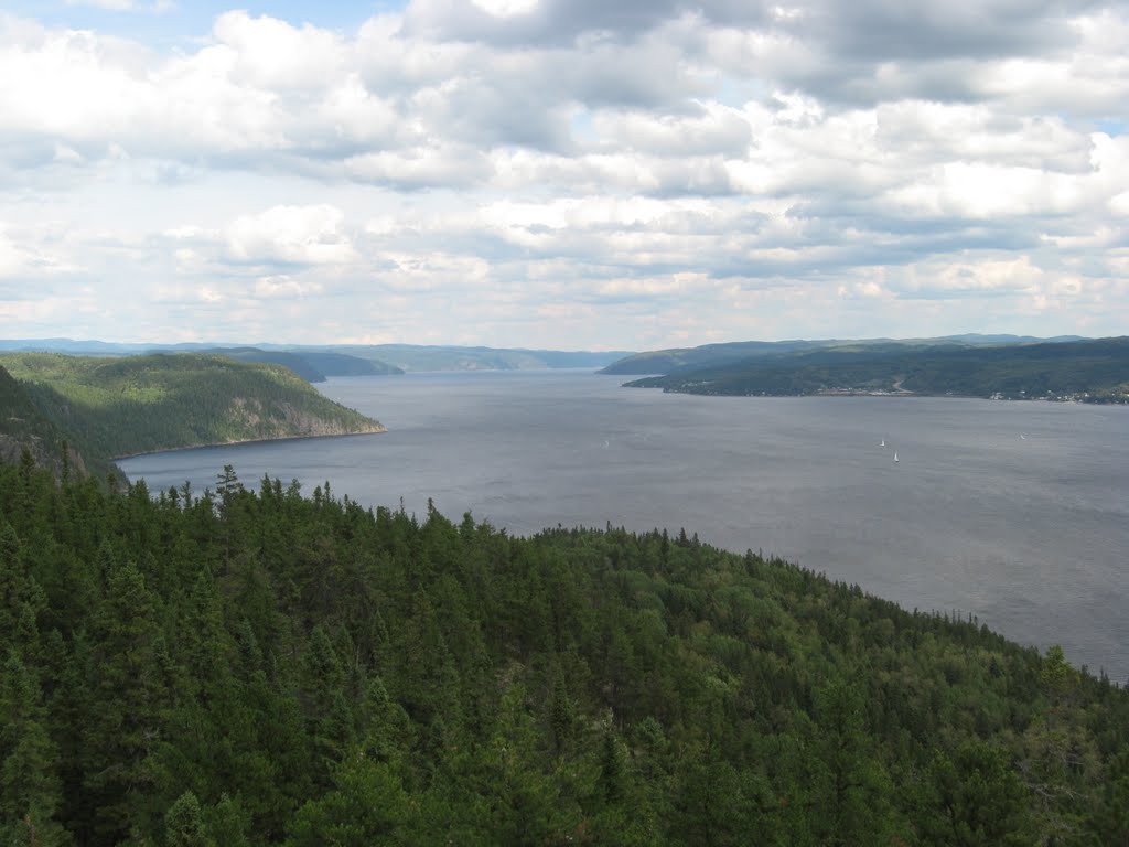 Baie des Ha! Ha! vue du site de l'ancienne croix du centenaire by Bog