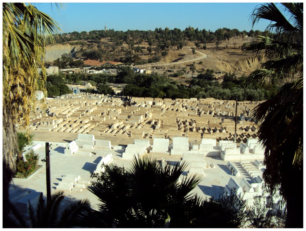 Mellah - cimitero ebraico 1 by Fabrizio Carpignano