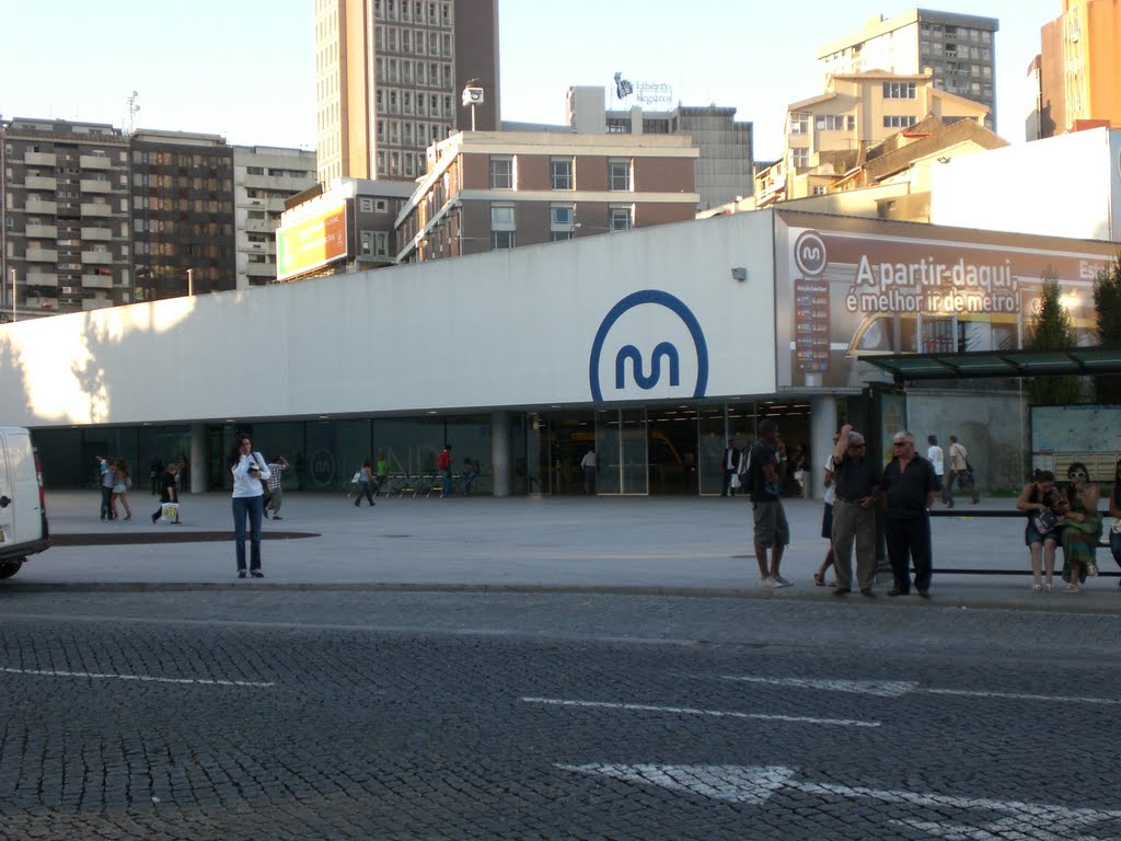 Estação de Trindade. Metro do Porto by elargonauta