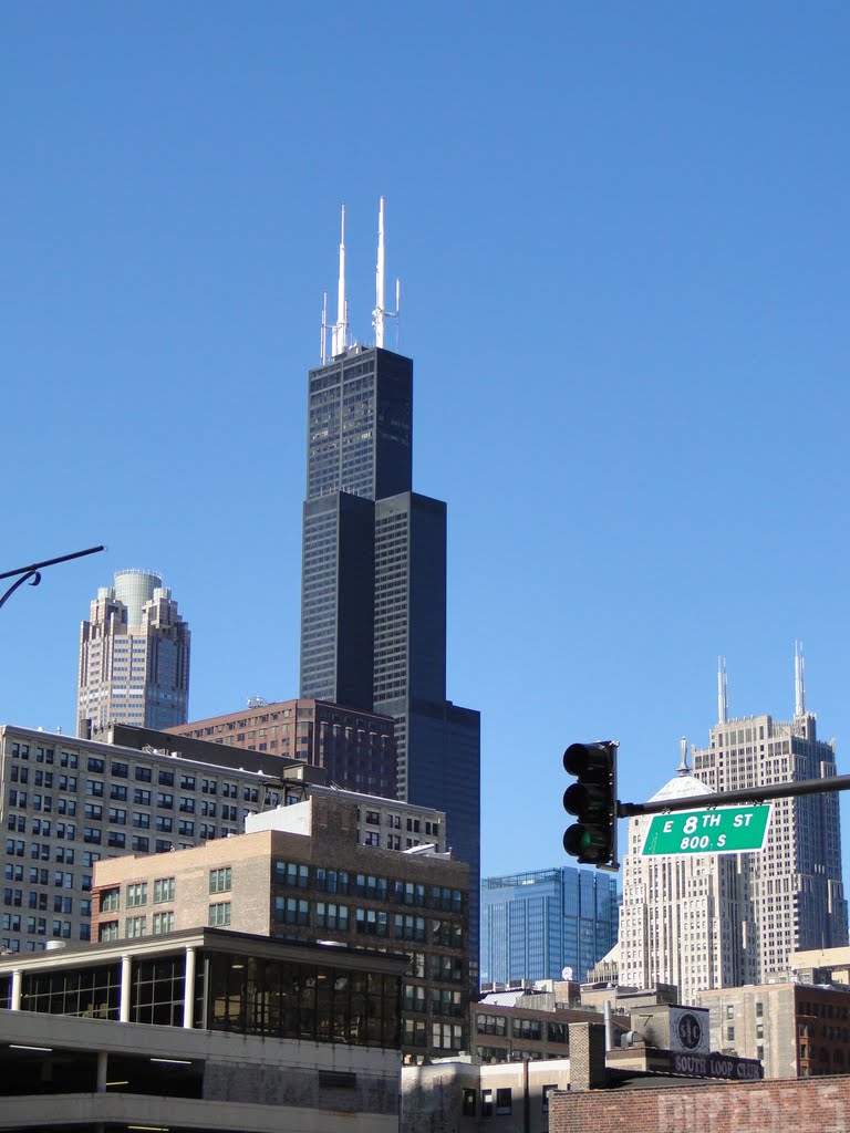 View on Willis Tower, Loop, Chicago, IL, USA by Cappelle