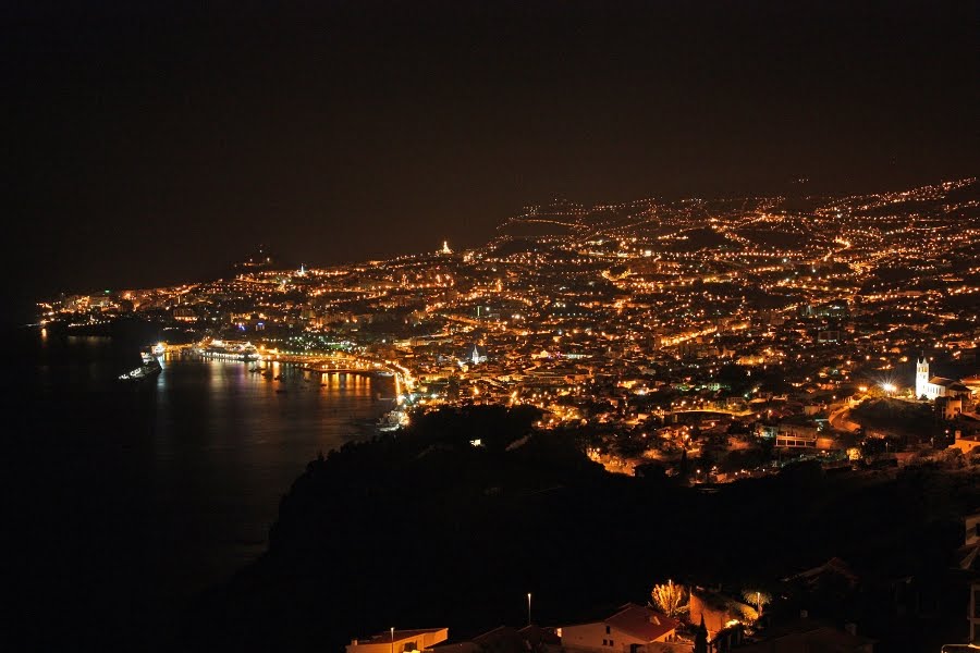 Funchal by night by Claus_Wagner