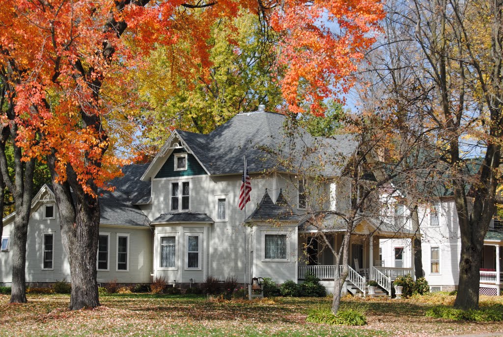 Old House, Amherst by farmbrough