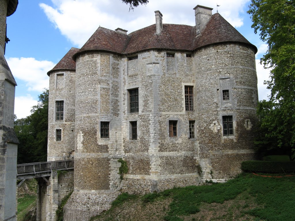 Château d'Harcourt - Logis seigneurial by Laurent Guyard