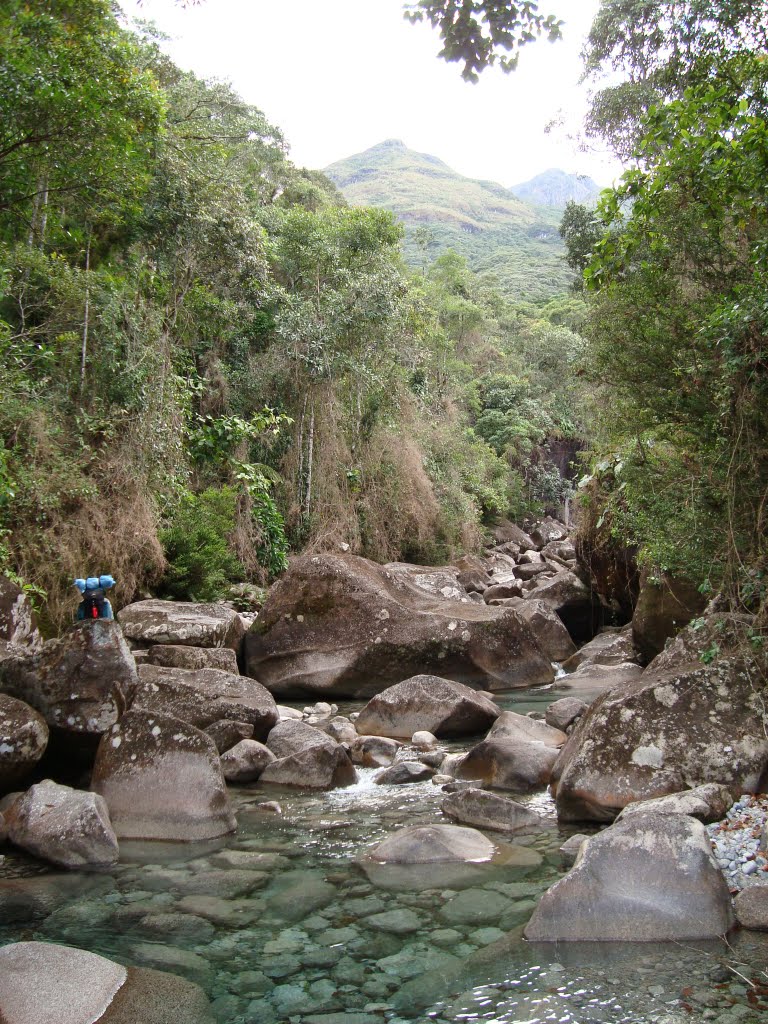 Travessia da Serra Fina de sul a norte - Só pedra by Augusto de Carvalho