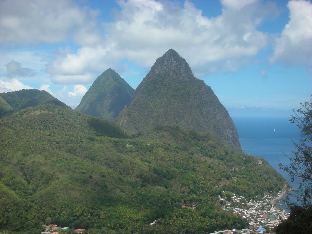 St Lucia - Piton - Jun 07 by Filippo Aragone