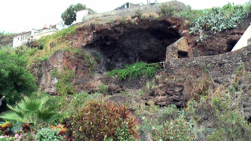 CUEVA DE CARÍAS by VMGO