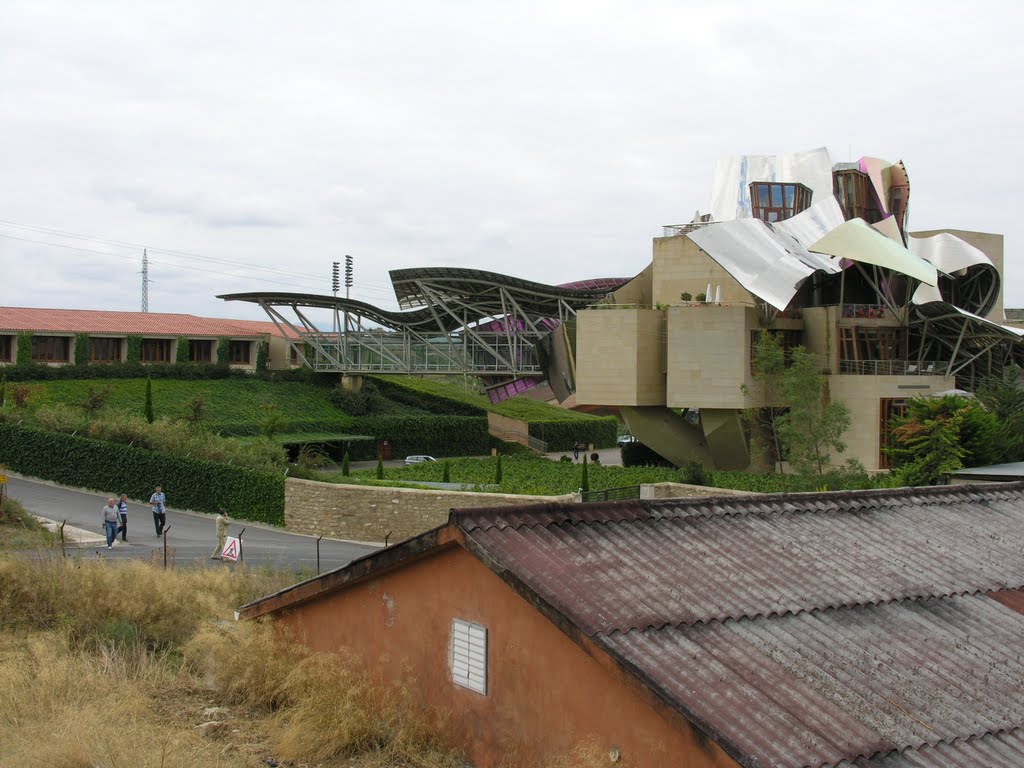 Elciego. Haotel Marqaues de Riscal (Frank O. Gehry). Septiembre 2010 by StephGyss