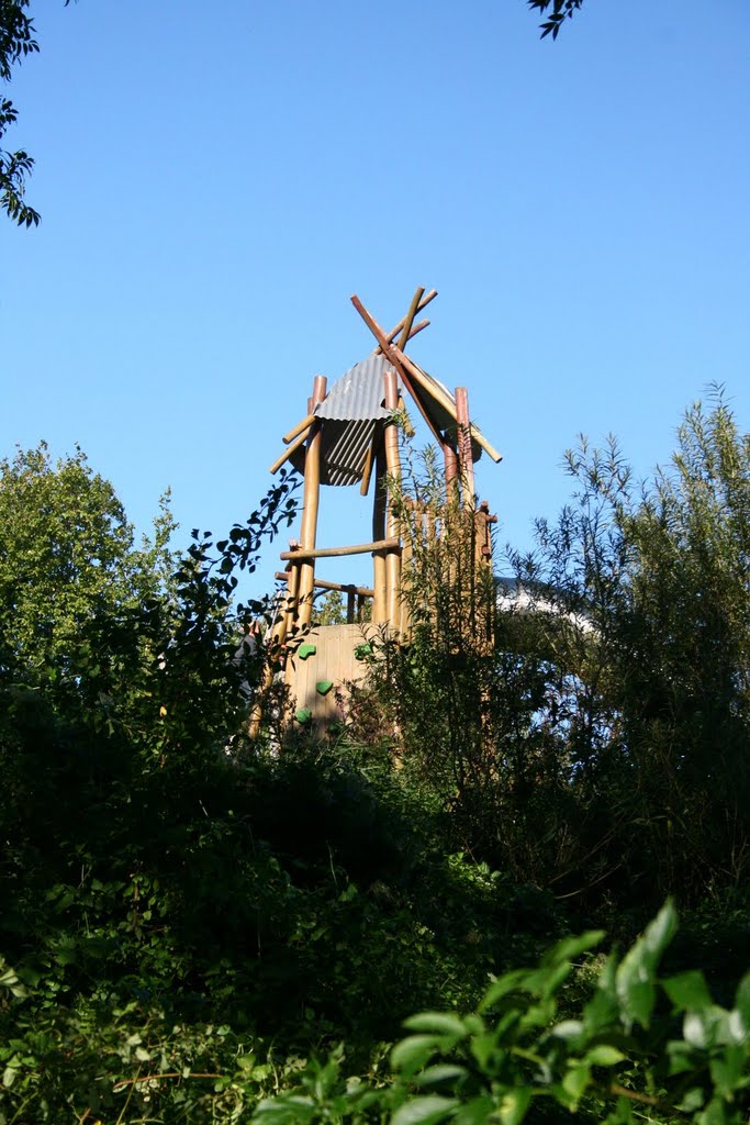 Glijbaan in het Rekerhout Alkmaar by Sjoerd Veltman