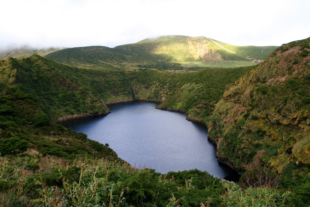 Lagoa funda - Flores Island by Alexia Silva