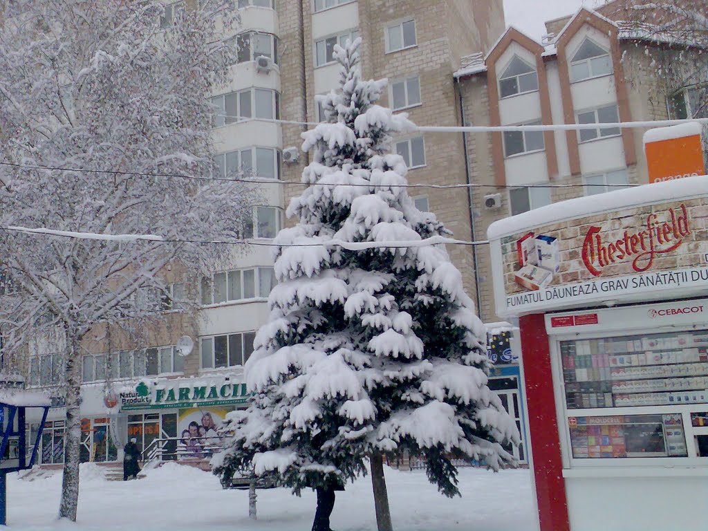 Str. Alba Iulia colt cu str. Onisifor Ghibu by Gheorghe Beleuz