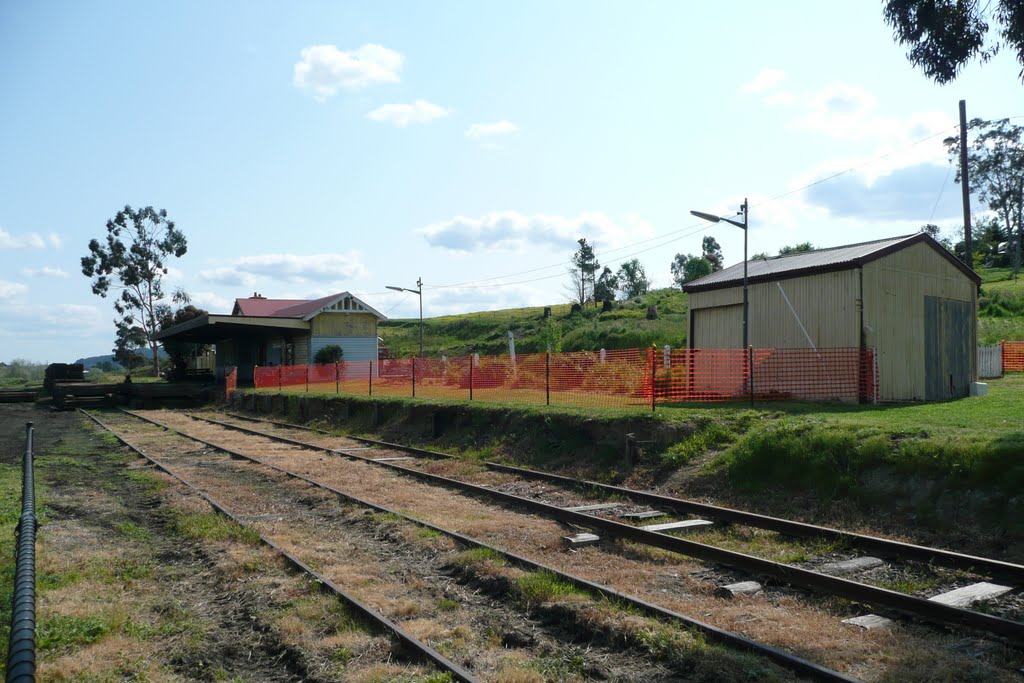 Yarra Glen Railway Station by Goldfish